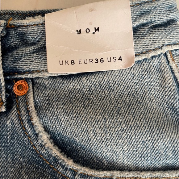 TOPSHOP Mom bleach ripped jeans shorts - Picture 8 of 8